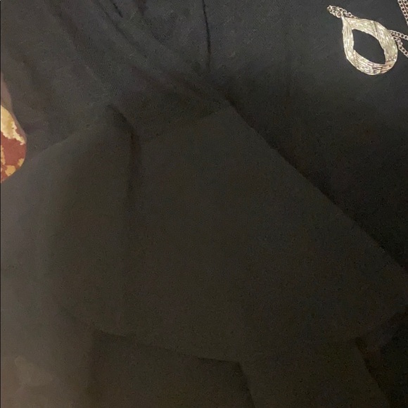 Black ruffle sleeve top - Picture 4 of 4